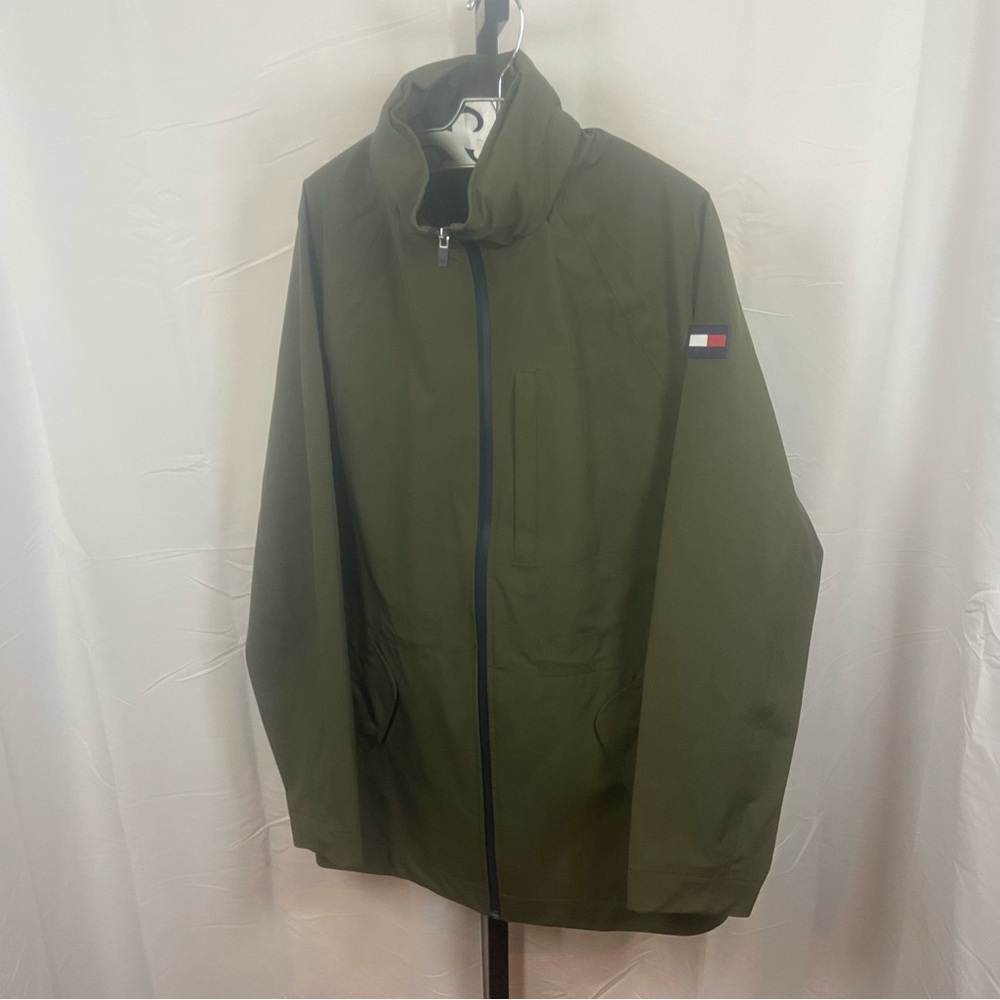 Tommy Hilfiger Green Essential Rain Jacket Men’s size S NWT
